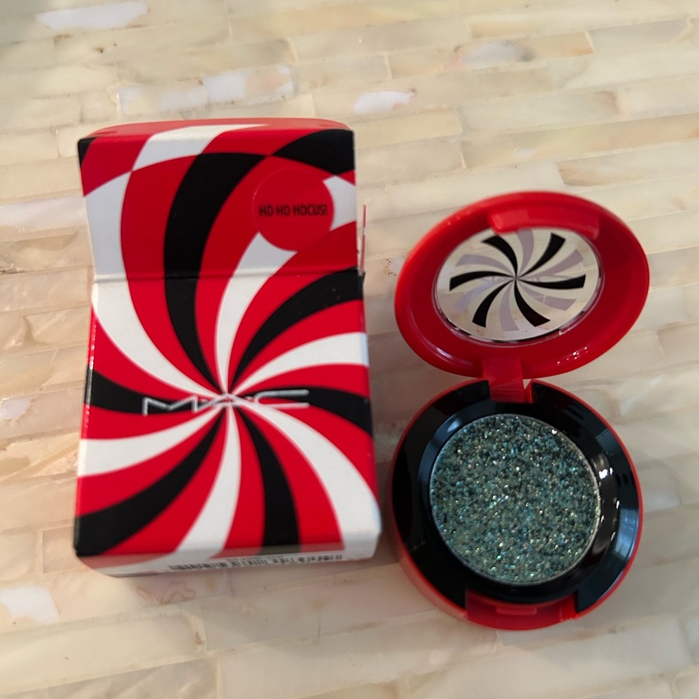 MAC Cosmetics Silver Eyeshadow Shimmer Sparkle